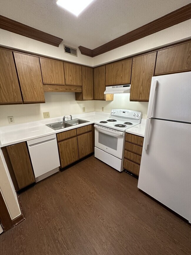 Foto del edificio - 3530 Ivy Commons Dr