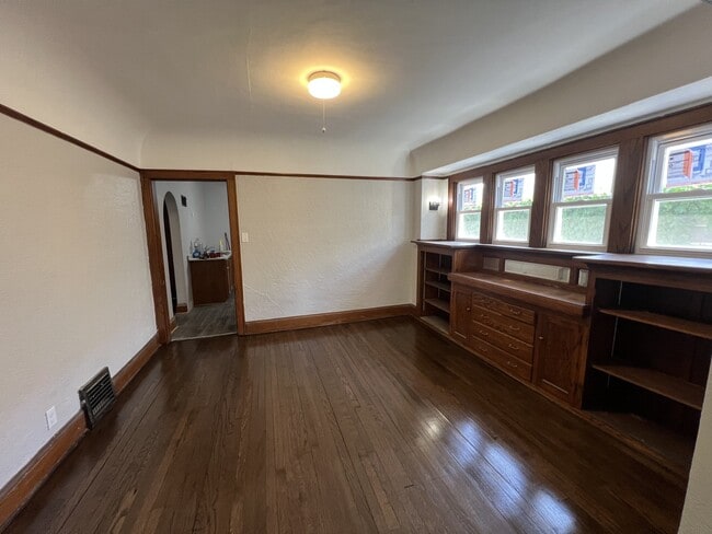 Building Photo - 3232 N 44th St