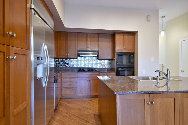 Foto del edificio - Gorgeous Single-Family Home in Prime Linco...