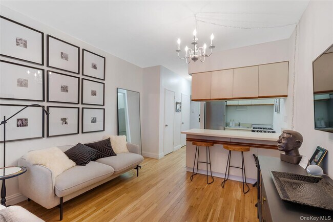 Foto del edificio - 444 E 87th St