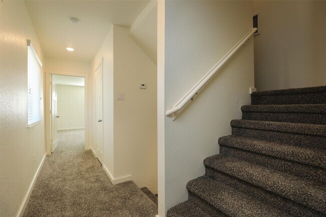 Foto del edificio - Exclusively marketed by Dayna Sullivan wit...