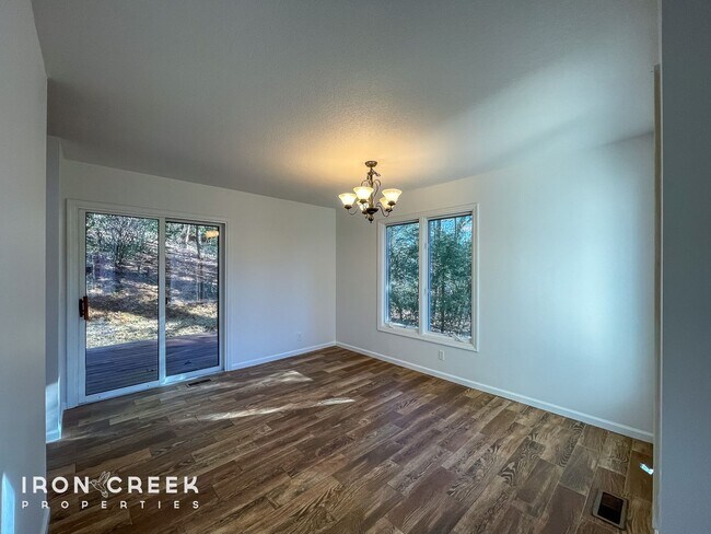 Building Photo - Beautiful 3-Bed/3.5-Bath Home in Gated Fai...
