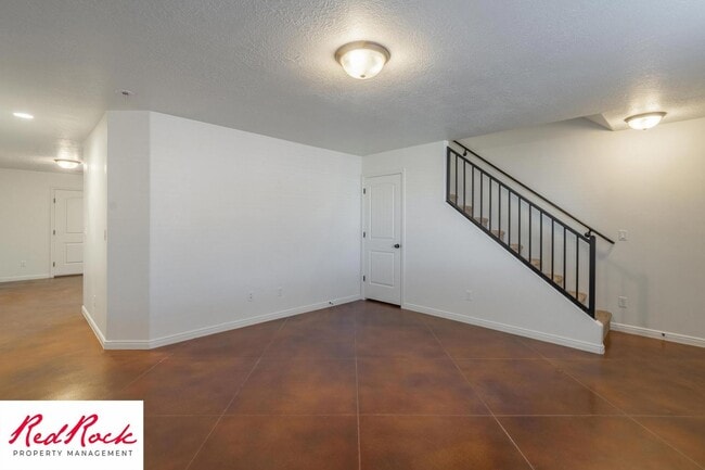 Foto del edificio - DOG-FRIENDLY 3 Bedroom Townhome with INTERNET INCLUDED!