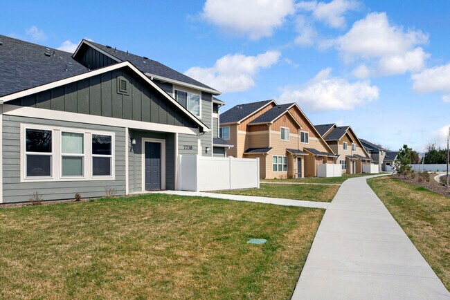 Building Photo - 7754 Emerald St