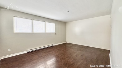 Building Photo - 606 Chaucer Av
