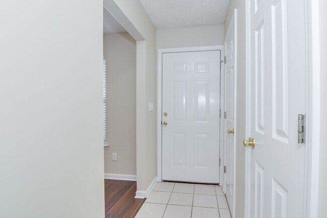Building Photo - End Unit Townhome Evans