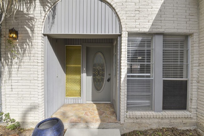 Foto del edificio - 16310 Cavendish Dr