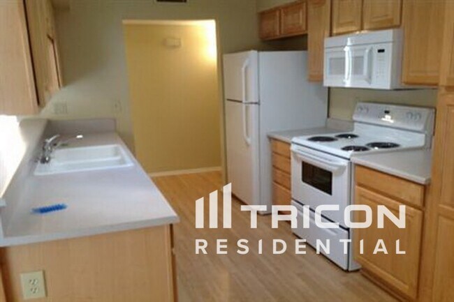 Foto del edificio - 3224 N Woodburne Dr