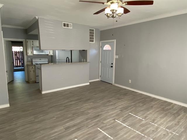 Building Photo - 226 Samuel Blvd