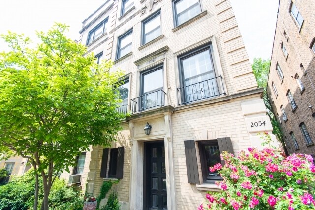 Primary Photo - 2054 W Farwell Ave