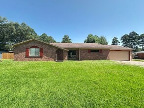 Building Photo - 1008 Francais Dr