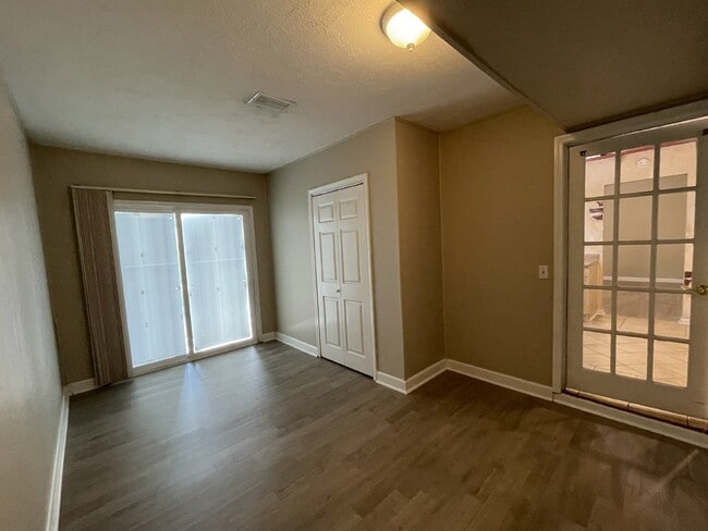 Building Photo - Home For Rent