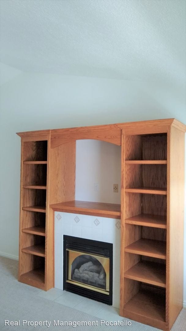 Building Photo - 1320 E Cedar St