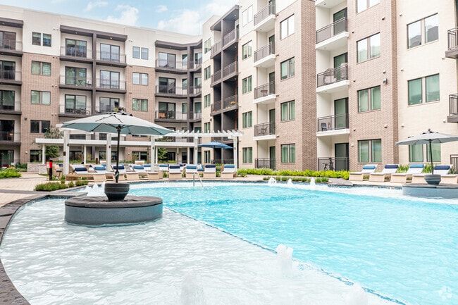 Pool - Chelsea Museum District