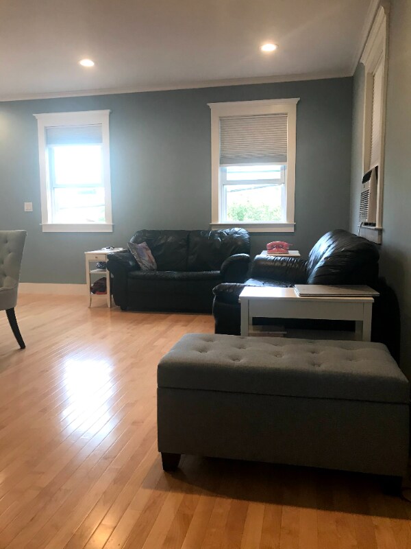 Building Photo - 11 Center Ave