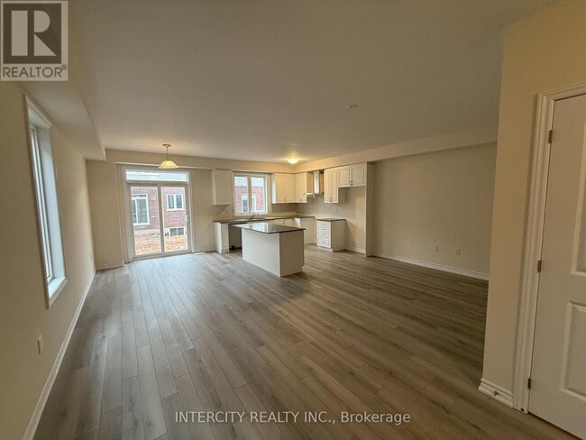 Building Photo - 56 Brown St