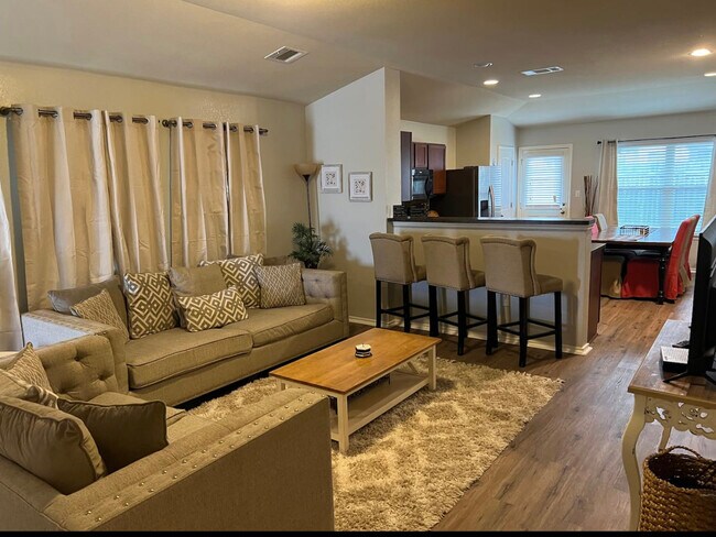 Foto del edificio - 15110 Walcott Dr