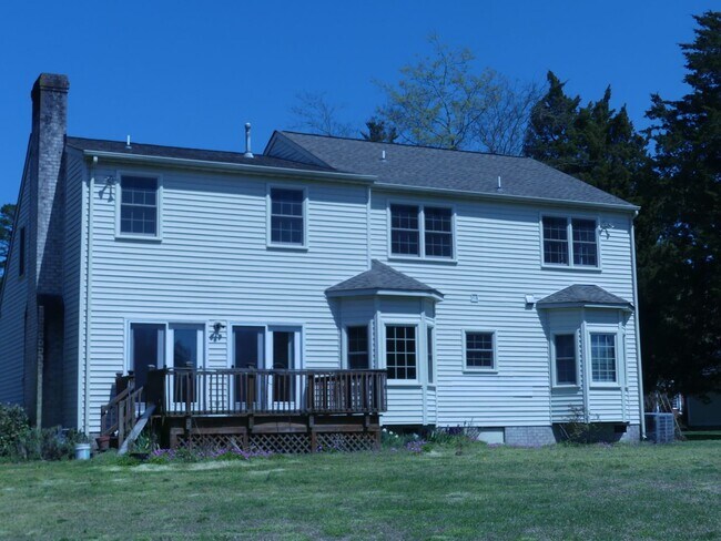 Building Photo - Water Front home on the Poquoson River wit...