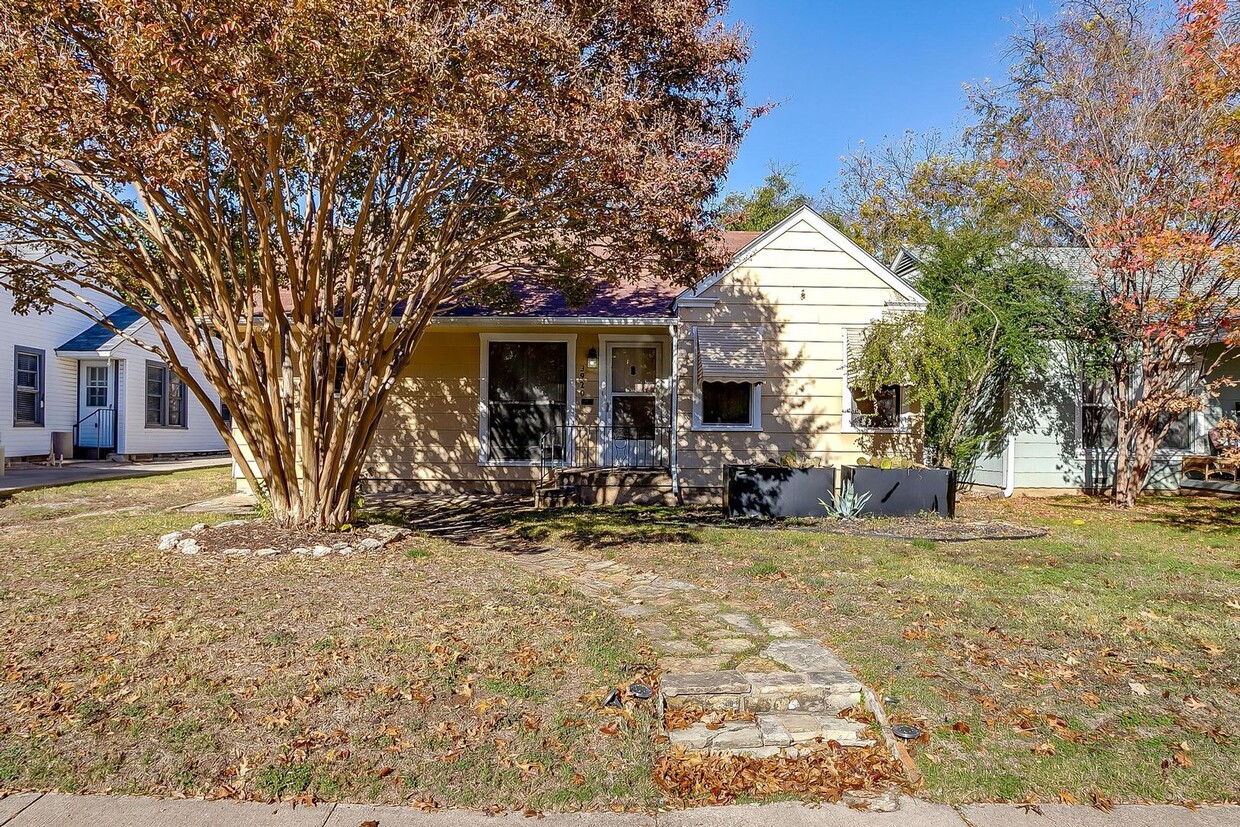 Foto principal - Arlington Heights Bungalow