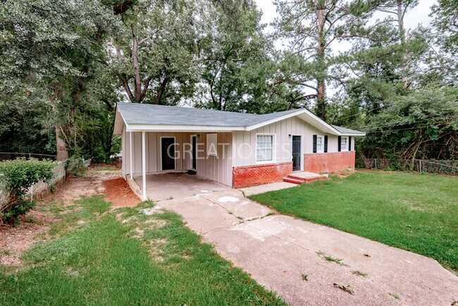 Building Photo - REDUCED! - HOLIDAY SPECIAL! SIGN A LEASE B...