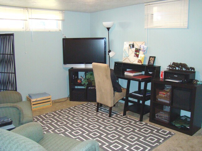 Sala de estar - 636 S Loomis Ave