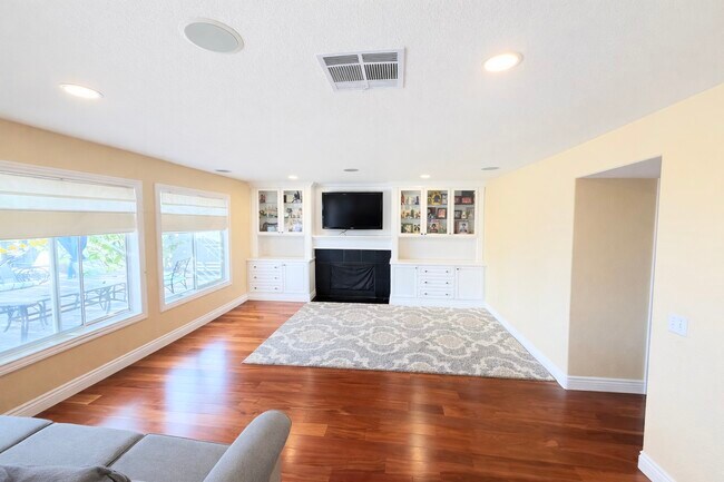 Foto del edificio - 730 Via Barquero