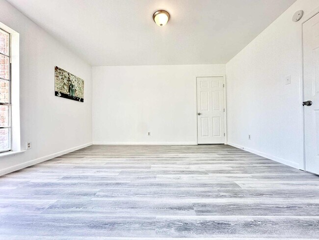 Building Photo - 10554 Alcott Dr