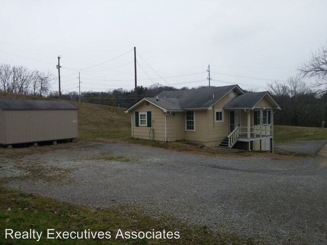 Building Photo - 3801 Lonas Dr