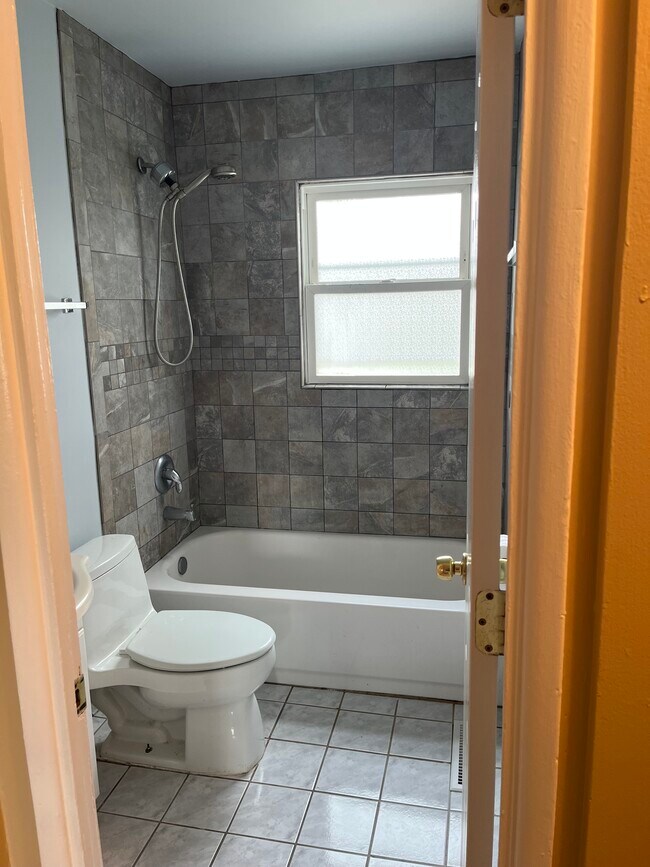 Foto del edificio - 328 Cedar Cir