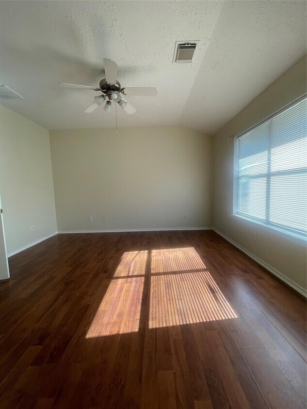 Foto del edificio - 13064 Peppergate Ln
