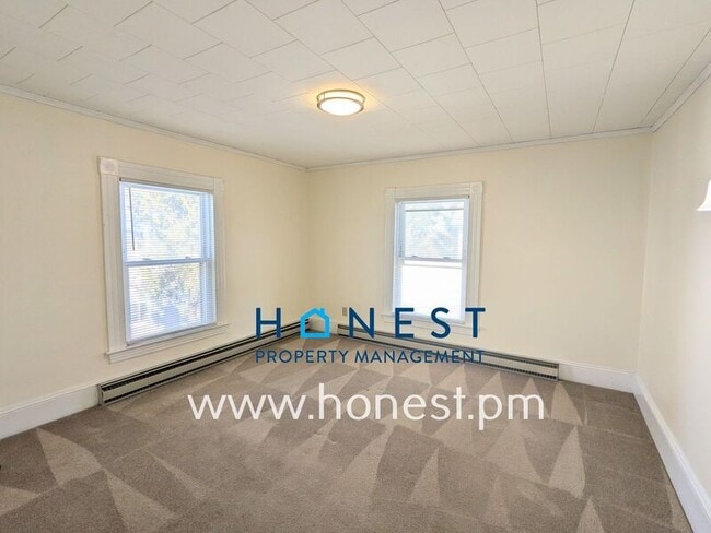 Building Photo - 3 Deeb St