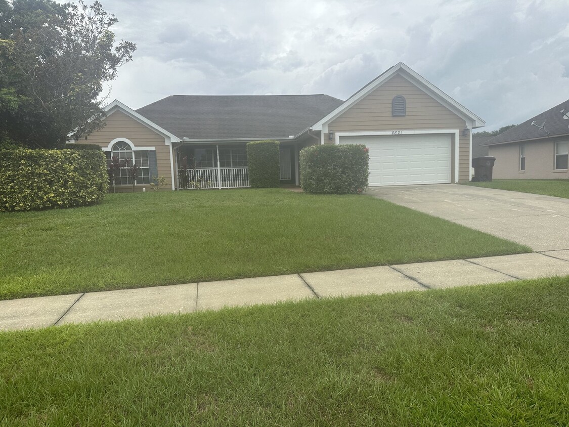Primary Photo - Beautiful 3 Bedroom 2 Bath Pool Home Lawn ...