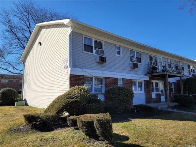 Primary Photo - 7-65 Hemlock Dr