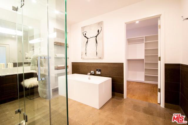 Master Bath - 1035 Figueroa Ter