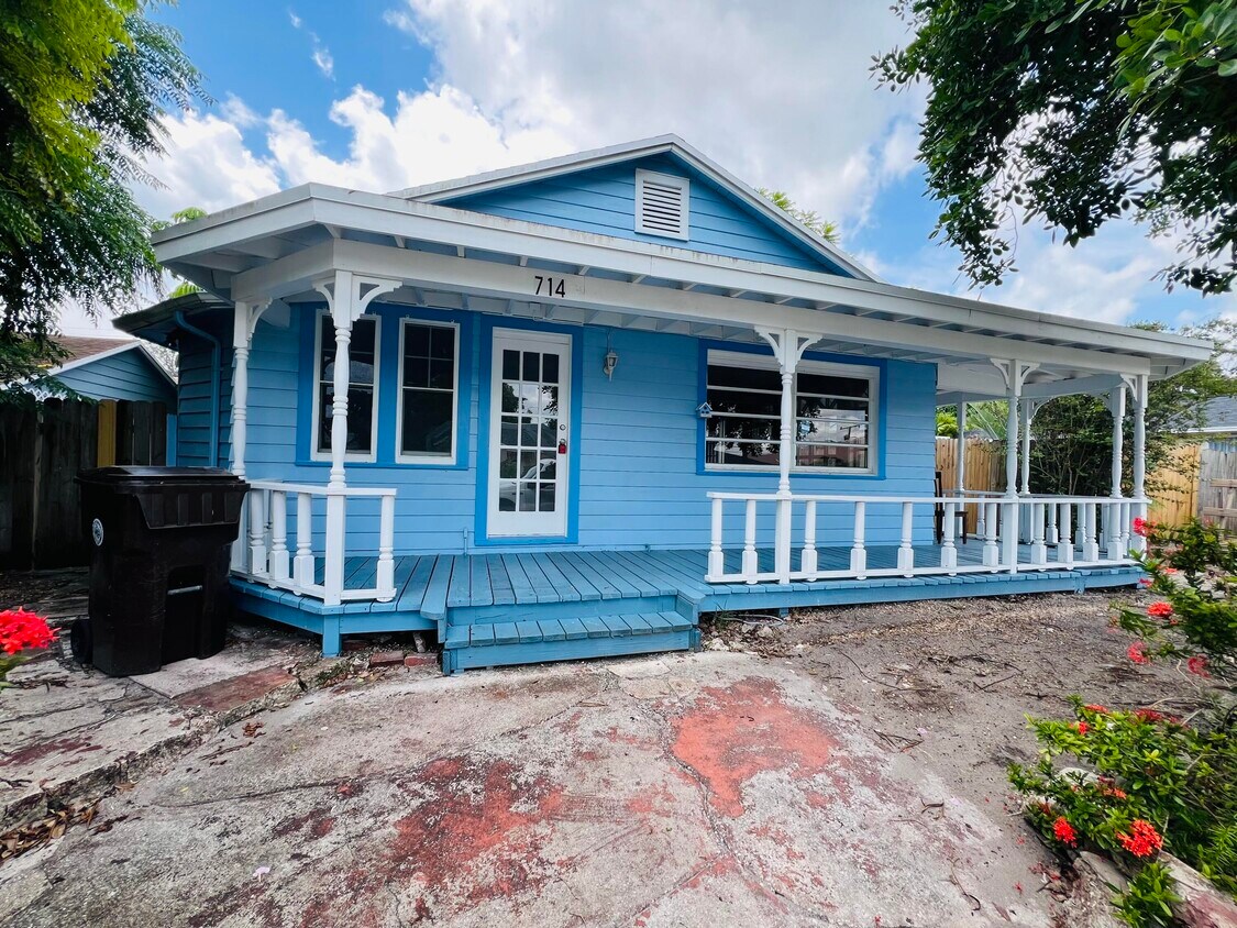 Foto principal - 714 W Lakewood Rd