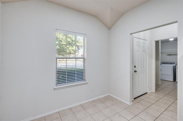 Foto del edificio - 8928 Holliday Ln