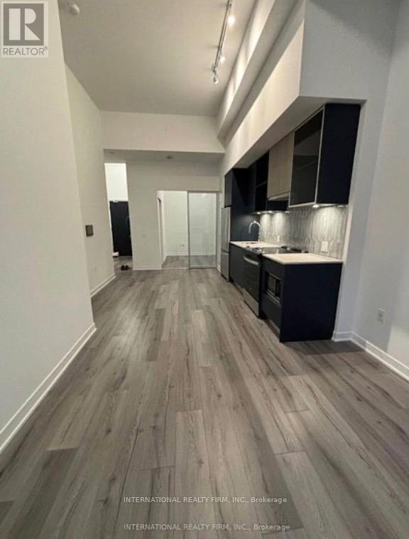 Building Photo - 395 Dundas St W