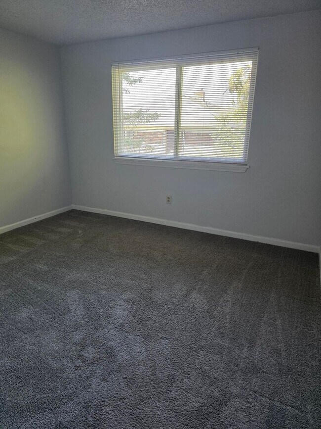 Foto del edificio - 2-Bedroom, 1-Bath