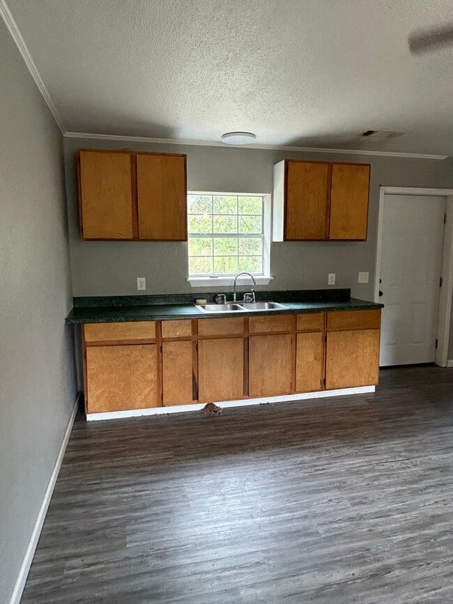 Building Photo - 10101 Fawn Ln