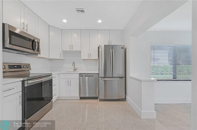Foto del edificio - 704 SW 12th Ave