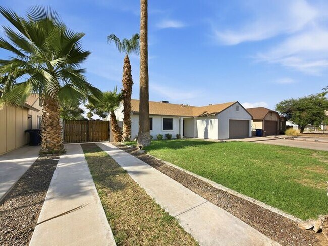 Foto del edificio - 3 Bedroom Home In Heart of Chandler for Rent