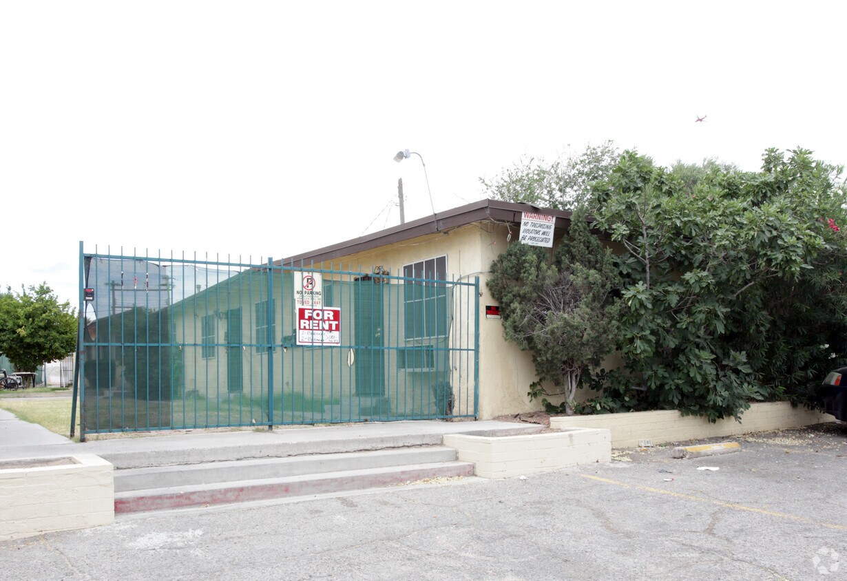Building Photo - 2030 Sunrise Ave