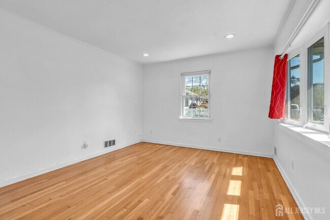 Building Photo - 253 Fairmount Ave