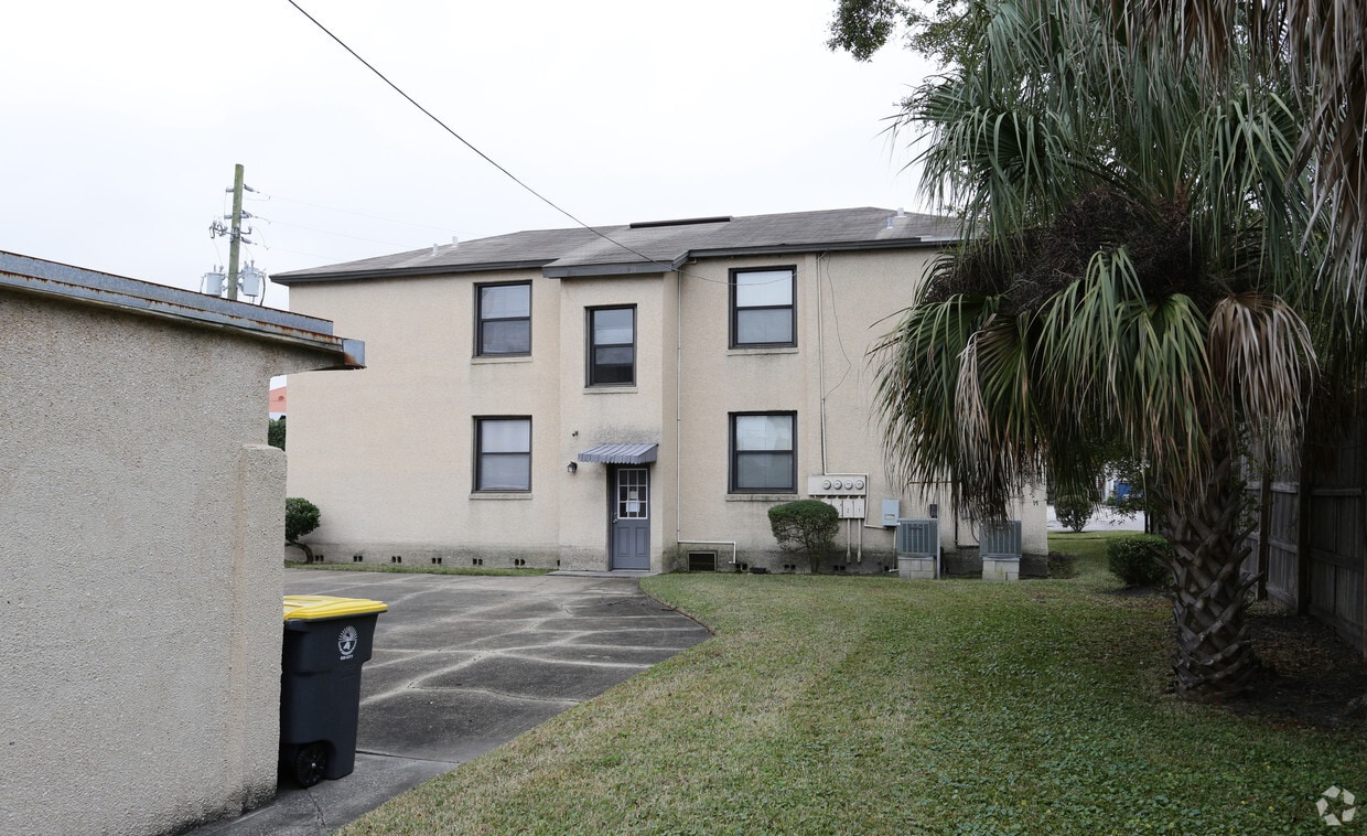 Building Photo - 945 Phillips St