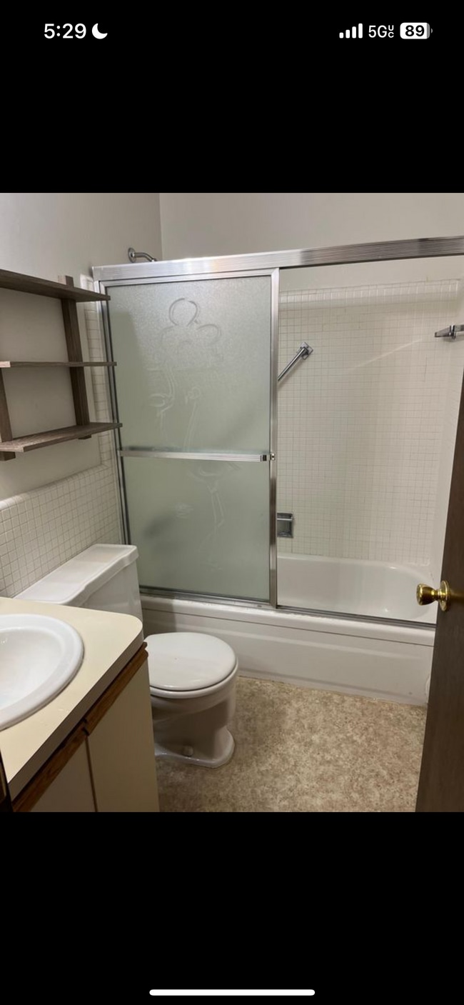 Foto del edificio - 150 Bird Ave