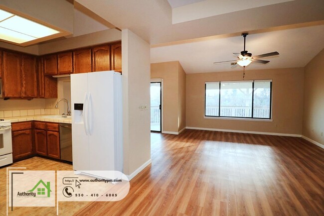 Foto del edificio - 4504 Crimsonwood Dr