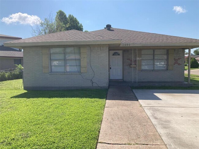 Foto del edificio - 3302 Bluefield Dr