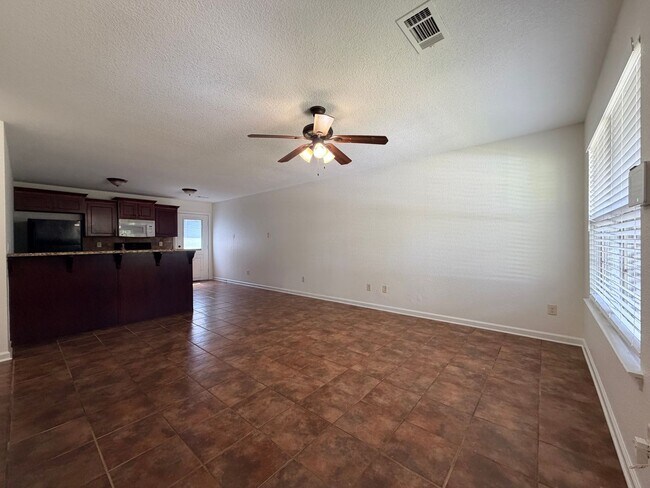 Foto del edificio - Affordable, Adorable & Move-In Ready!