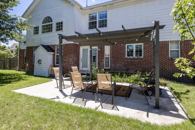 Building Photo - 5889 Pebblestream Dr