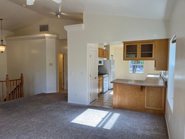 Building Photo - Two Story, 3 Bedroom Home